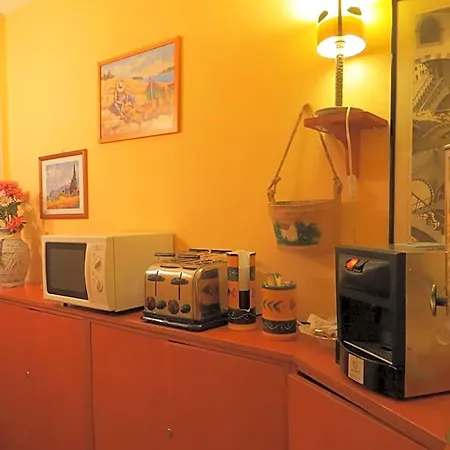 Al Mare In Citta Bed & Breakfast 4*