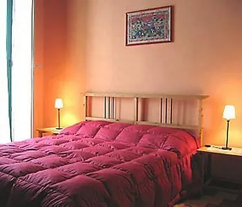 Al Mare In Citta Bed & Breakfast 4*